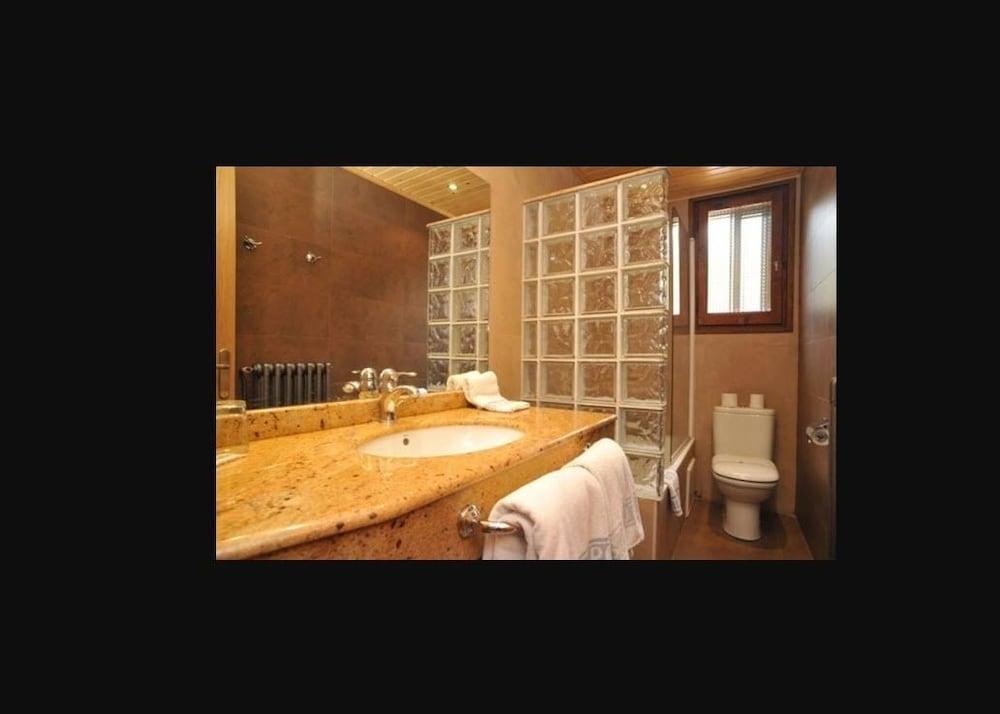 Hotel Roya إيسبوت المظهر الخارجي الصورة