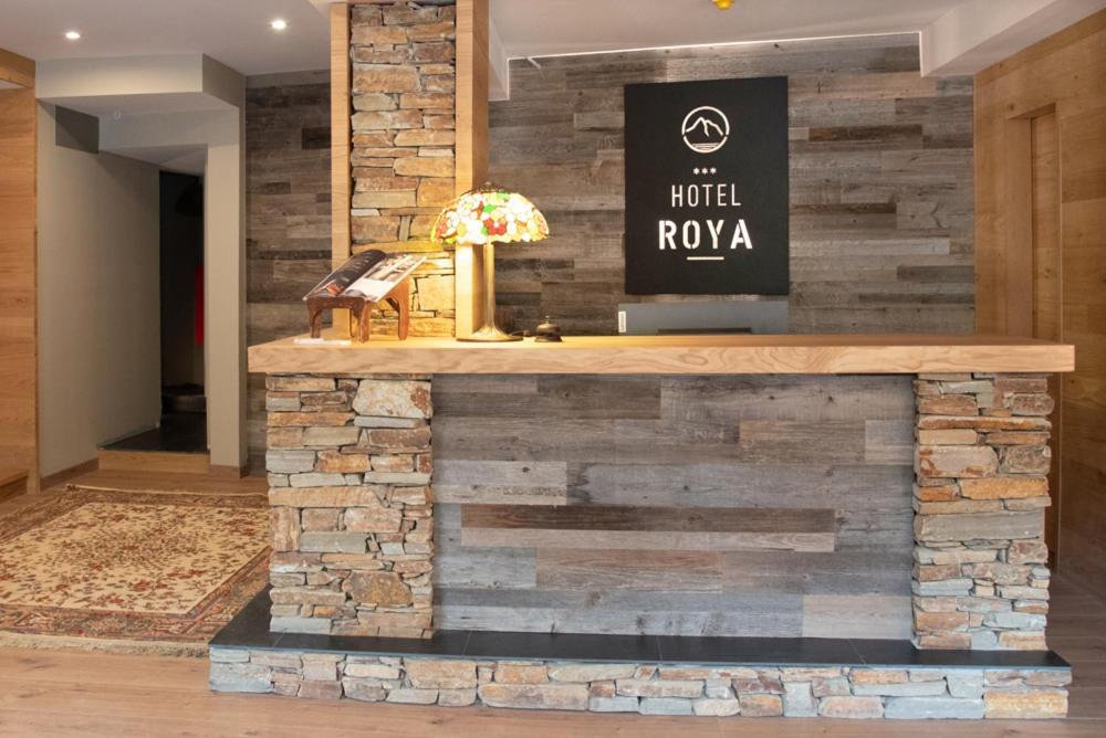 Hotel Roya إيسبوت المظهر الخارجي الصورة